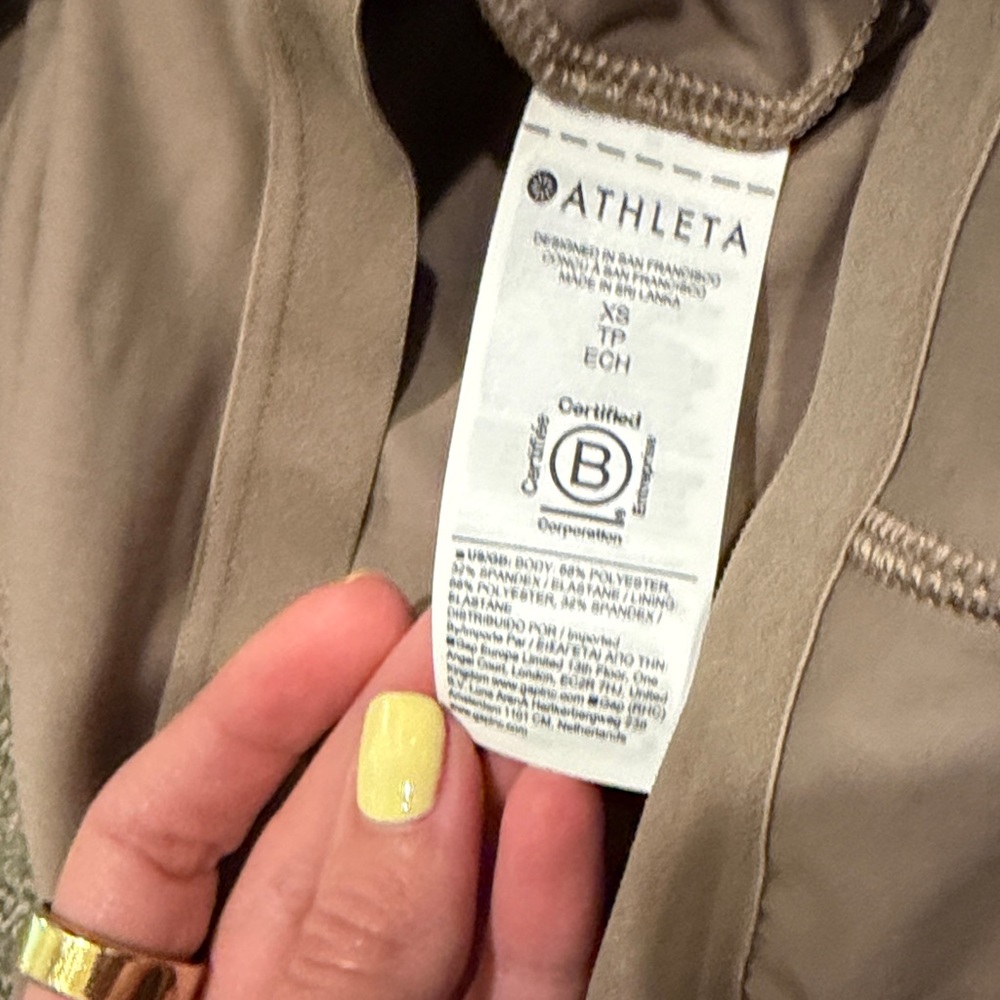 Athleta NWOT | Women’s Ribbed V-Neck Crop Tank Top - Taupe 🤍 - Picture 3 of 6